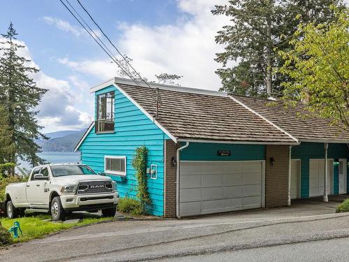 15 Lions Bay Avenue, Lions Bay, BC 