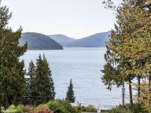 15 Lions Bay Avenue, Lions Bay, BC 