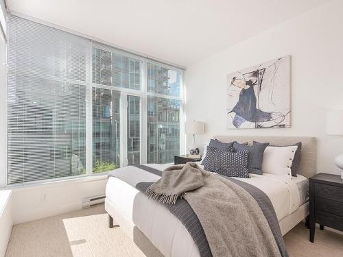 701-888 Homer Street, Vancouver, BC 