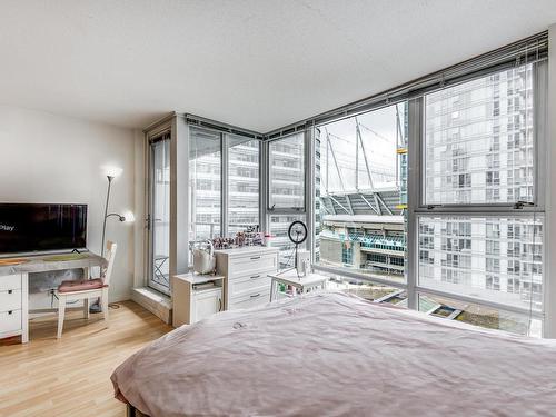 907 131 Regiment Square, Vancouver, BC 