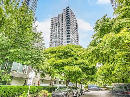 907 131 Regiment Square, Vancouver, BC 