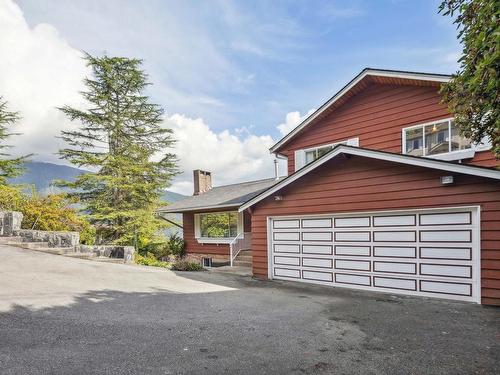 531 Craigmohr Drive, West Vancouver, BC 