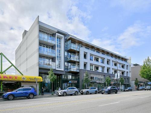 305 4352 Hastings Street, Burnaby, BC 