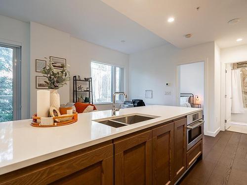 M210 5681 Birney Avenue, Vancouver, BC 