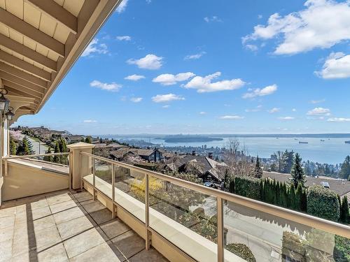 2379 Constantine Place, West Vancouver, BC 