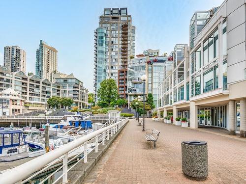 1305 1000 Beach Avenue, Vancouver, BC 