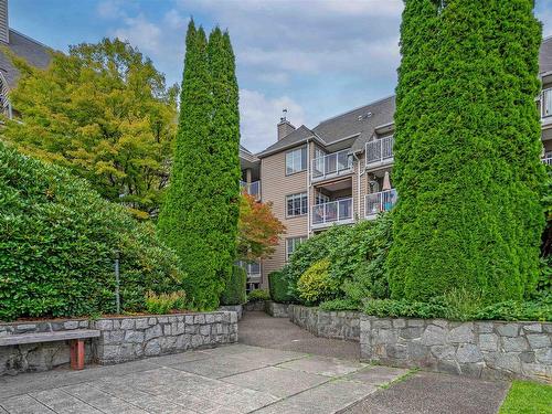 305 1050 Bowron Court, North Vancouver, BC 