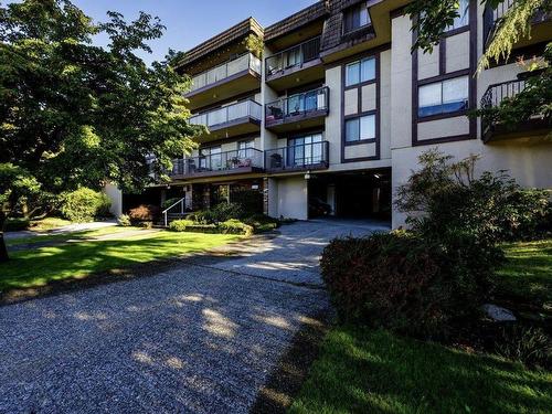 305 252 W 2Nd Street, North Vancouver, BC 