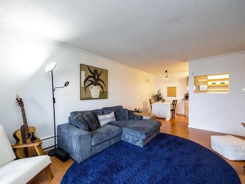 305 252 W 2Nd Street, North Vancouver, BC 