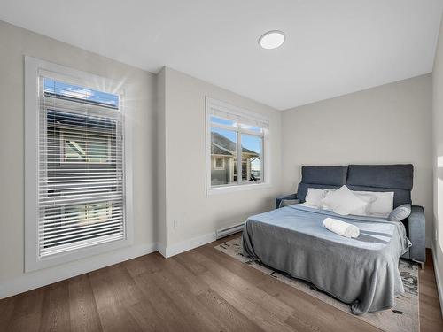 3 115 Queens Road, North Vancouver, BC 