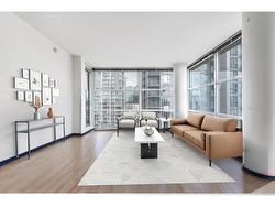 1806 111 W GEORGIA STREET  Vancouver, BC V6B 1T8