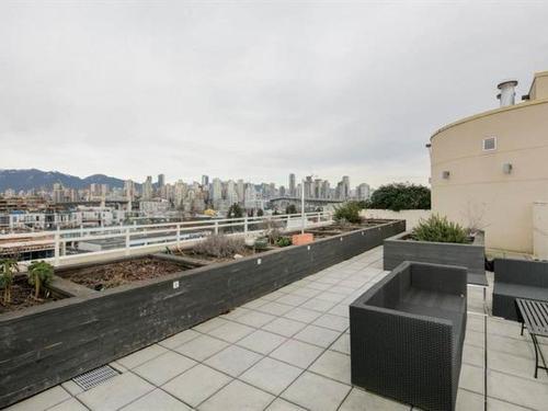 303 1635 W 3Rd Avenue, Vancouver, BC 