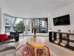 403 1333 HORNBY STREET  Vancouver, BC V6Z 2C1