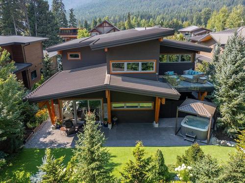 8011 Cypress Place, Whistler, BC 