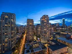 1905 535 SMITHE STREET  Vancouver, BC V6B 0H2