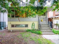 5524 EARLES STREET  Vancouver, BC V5R 3S1