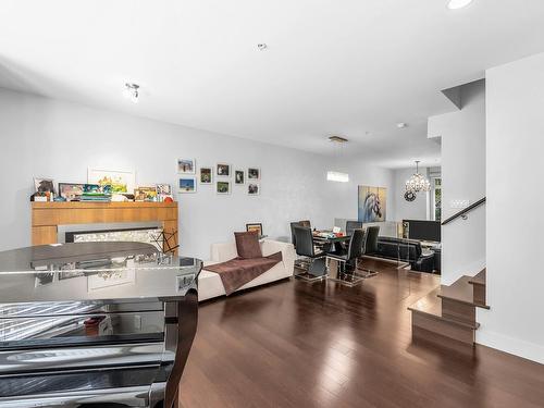 2 5879 Gray Avenue, Vancouver, BC 