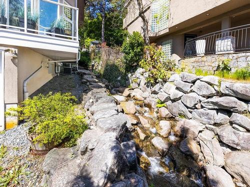 2171 Deep Cove Road, North Vancouver, BC 