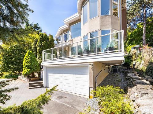 2171 Deep Cove Road, North Vancouver, BC 