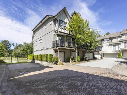 32 6736 Southpoint Drive, Burnaby, BC 