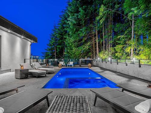 594 Craigmohr Drive, West Vancouver, BC 