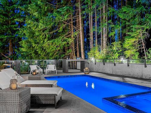 594 Craigmohr Drive, West Vancouver, BC 