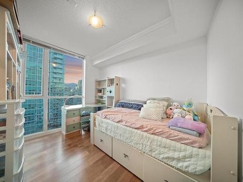 908 168 E Esplanade, North Vancouver, BC 