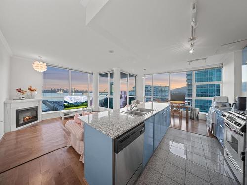 908 168 E Esplanade, North Vancouver, BC 