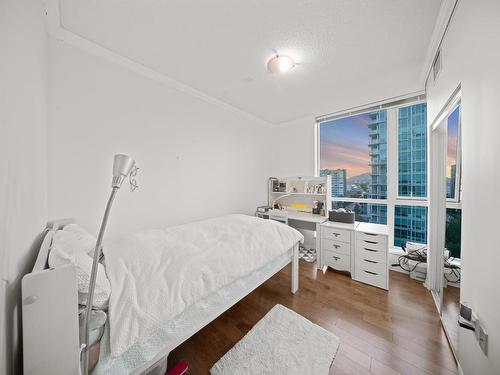 908 168 E Esplanade, North Vancouver, BC 