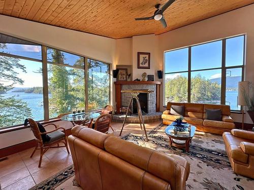 4355 Blind Bay Shoreline, Nelson Island, BC 