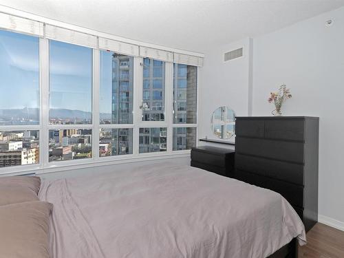 2207 63 Keefer Place, Vancouver, BC 