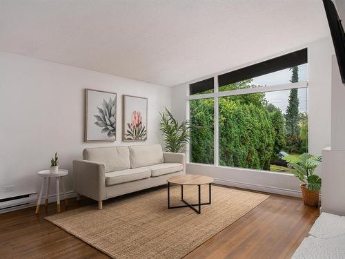 530 W 14Th Street, North Vancouver, BC 