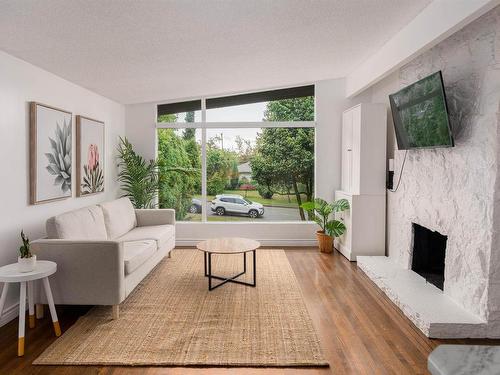 530 W 14Th Street, North Vancouver, BC 