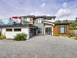 3560 HIGHLAND BOULEVARD  North Vancouver, BC V7R 2Y6