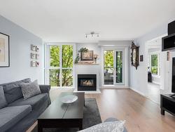 305 2988 ALDER STREET  Vancouver, BC V6H 4C3