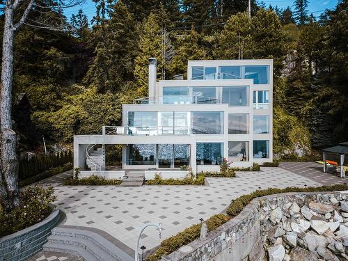 5934 Marine Drive, West Vancouver, BC 