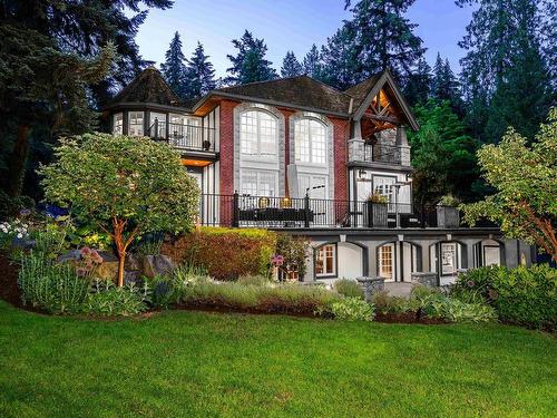 4555 Piccadilly North, West Vancouver, BC 