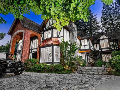 4555 Piccadilly North, West Vancouver, BC 