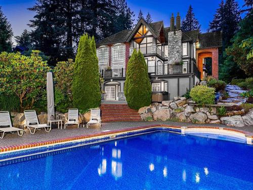 4555 Piccadilly North, West Vancouver, BC 