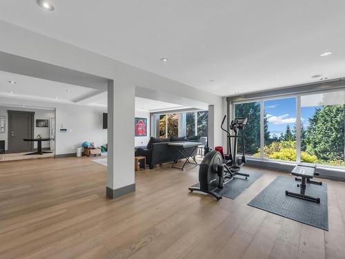 3865 Southridge Avenue, West Vancouver, BC 