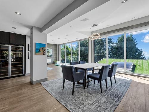 3865 Southridge Avenue, West Vancouver, BC 