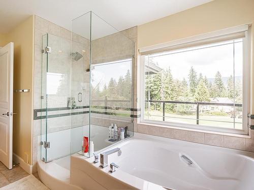 3325 Plateau Boulevard, Coquitlam, BC 