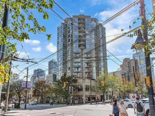 1003 1212 Howe Street, Vancouver, BC 