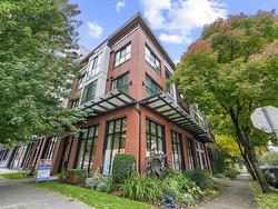 202 688 E 18TH AVENUE  Vancouver, BC V5V 4C3