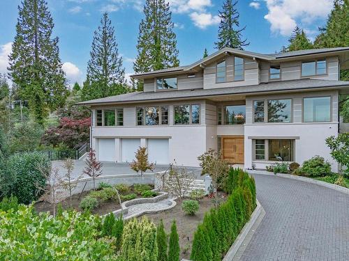 565 Robin Hood Road, West Vancouver, BC 