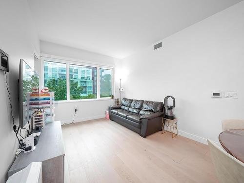 205 4932 Cambie Street, Vancouver, BC 