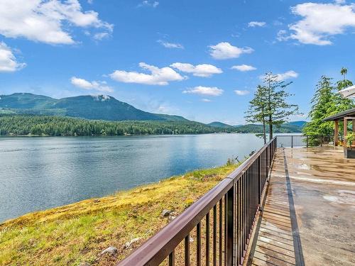 15781 East Egmont Shoreline, Egmont, BC 