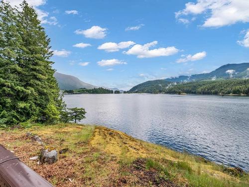 15781 East Egmont Shoreline, Egmont, BC 