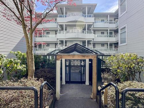 302 7680 Columbia Street, Vancouver, BC 