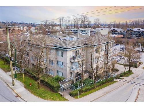 305 1085 W 17Th Street, North Vancouver, BC 